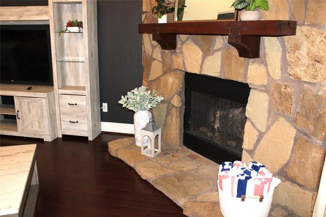 130 E Lasting Spring Circle, Spring, TX 77389