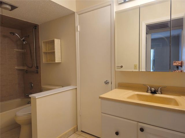 1285 MISSION HILLS BOULEVARD 36B, Clearwater, FL 33759