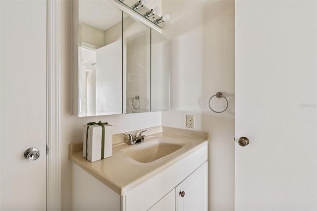 1285 MISSION HILLS BOULEVARD 36B, Clearwater, FL 33759