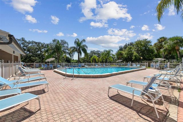 1285 MISSION HILLS BOULEVARD 36B, Clearwater, FL 33759