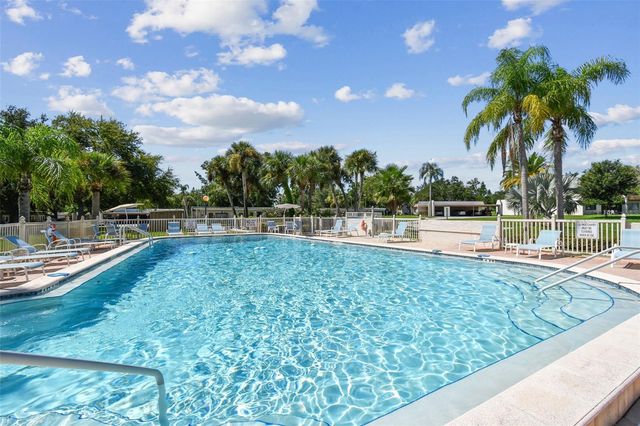 1285 MISSION HILLS BOULEVARD 36B, Clearwater, FL 33759