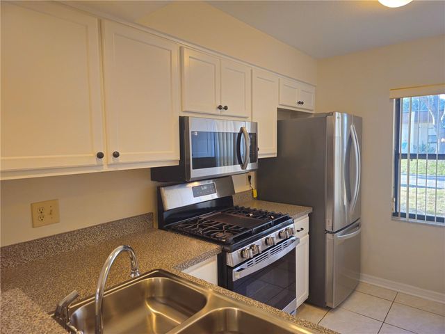 1285 MISSION HILLS BOULEVARD 36B, Clearwater, FL 33759