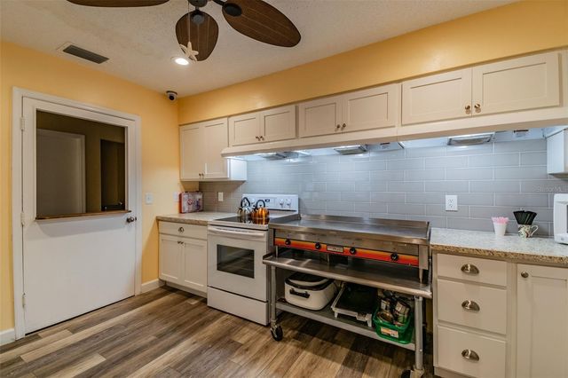 1285 MISSION HILLS BOULEVARD 36B, Clearwater, FL 33759