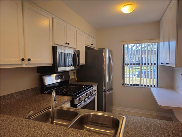 1285 MISSION HILLS BOULEVARD 36B, Clearwater, FL 33759