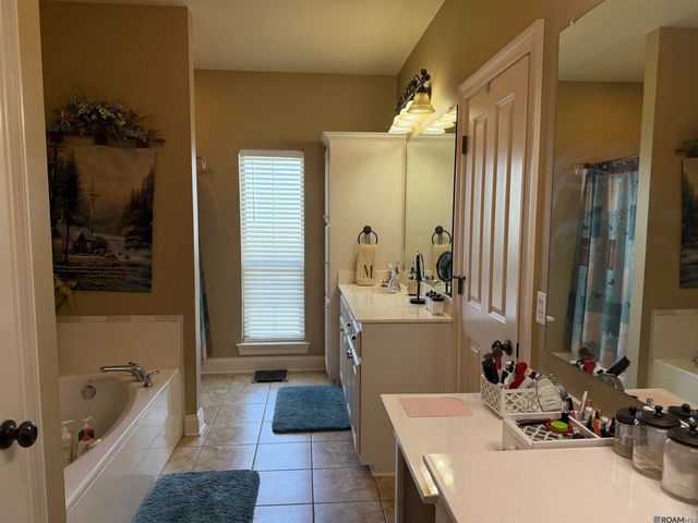38583 Redbud Ln, Denham Springs, LA 70706