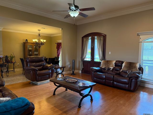 38583 Redbud Ln, Denham Springs, LA 70706