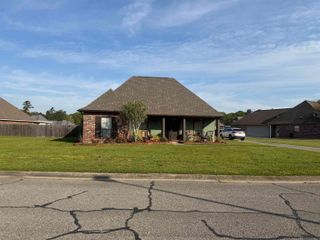 38583 Redbud Ln, Denham Springs, LA 70706