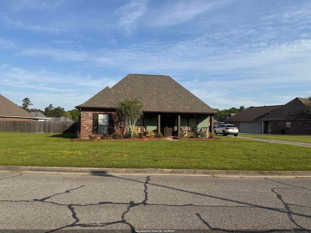 38583 Redbud Ln, Denham Springs, LA 70706