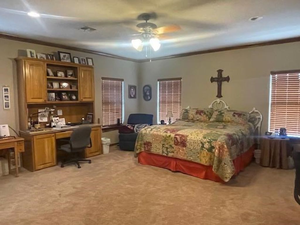 Image 16 of property listing at 136 Private Rd 3535, Sonora, TX 76950