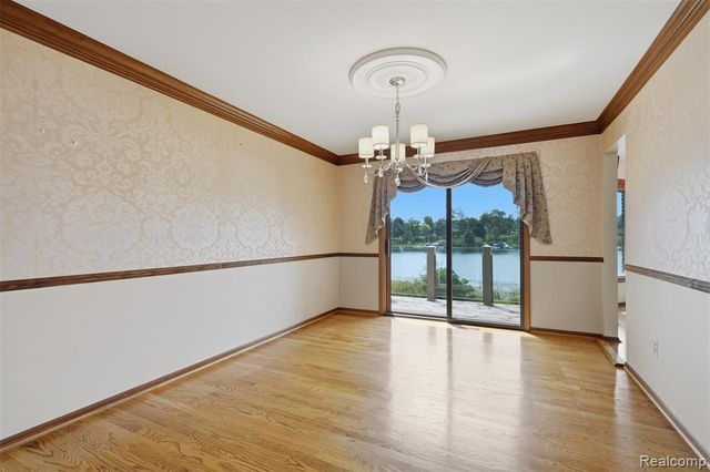 152 Overlake, Lake Orion, MI 48362