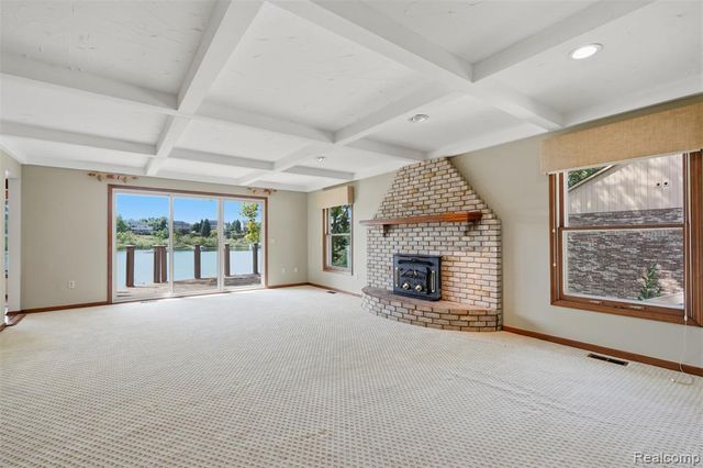 152 Overlake, Lake Orion, MI 48362