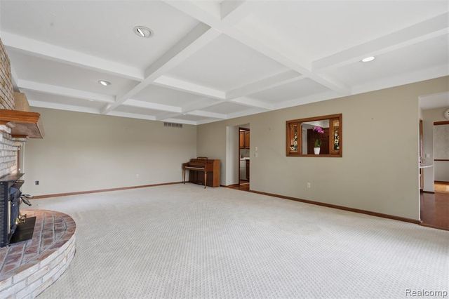 152 Overlake, Lake Orion, MI 48362