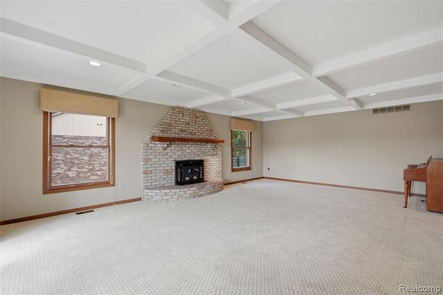 152 Overlake, Lake Orion, MI 48362