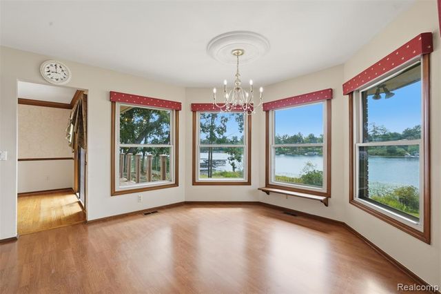 152 Overlake, Lake Orion, MI 48362