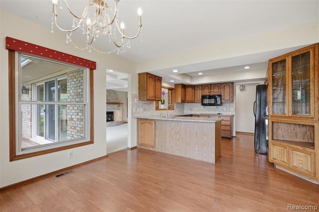 152 Overlake, Lake Orion, MI 48362