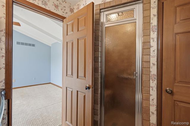 152 Overlake, Lake Orion, MI 48362