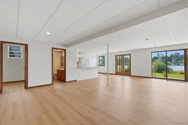 152 Overlake, Lake Orion, MI 48362