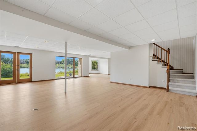 152 Overlake, Lake Orion, MI 48362