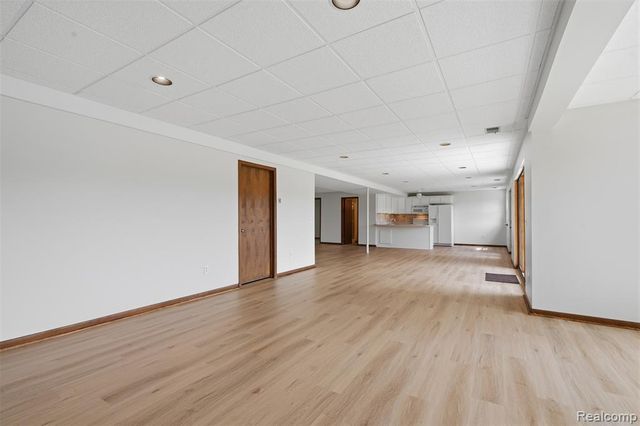 152 Overlake, Lake Orion, MI 48362