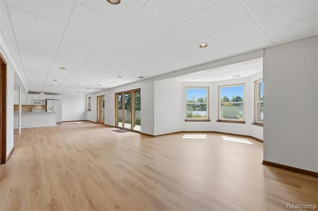 152 Overlake, Lake Orion, MI 48362