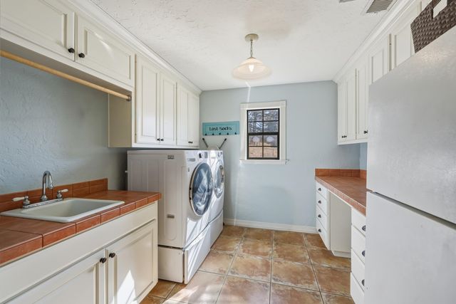 1838 Mt Pleasant Rd, Hallsville, TX 75650