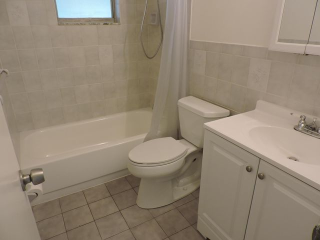 9046 SE Parkway Drive, Hobe Sound, FL 33455