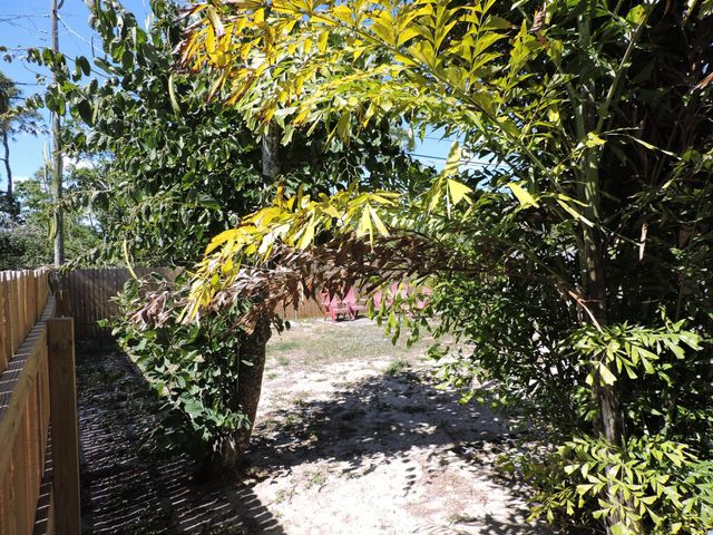9046 SE Parkway Drive, Hobe Sound, FL 33455