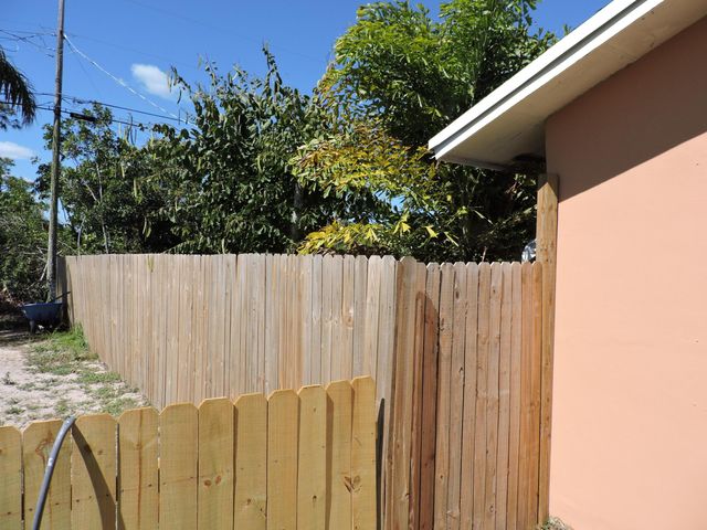 9046 SE Parkway Drive, Hobe Sound, FL 33455