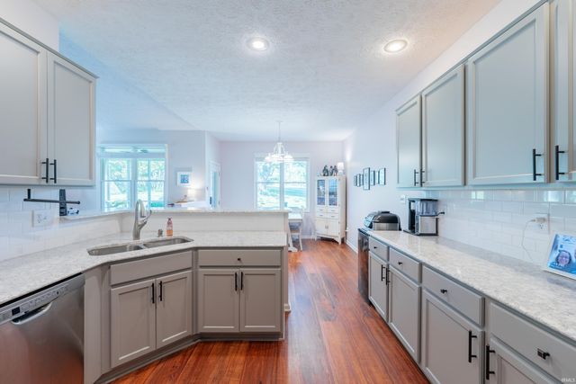 9417 S Harbour Pointe Drive, Bloomington, IN 47401