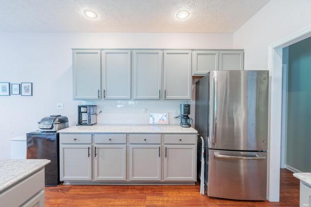9417 S Harbour Pointe Drive, Bloomington, IN 47401