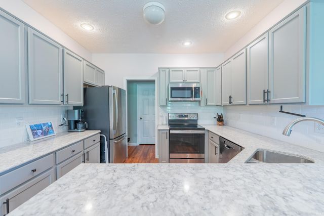 9417 S Harbour Pointe Drive, Bloomington, IN 47401