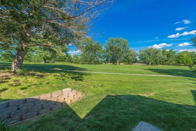 9417 S Harbour Pointe Drive, Bloomington, IN 47401