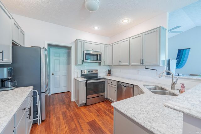 9417 S Harbour Pointe Drive, Bloomington, IN 47401