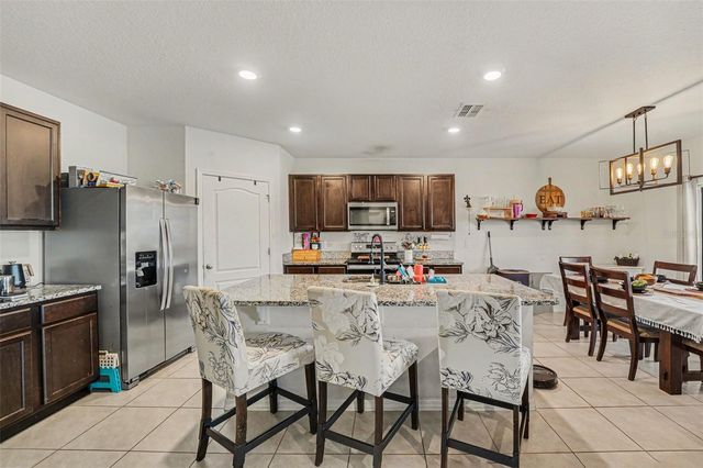 502 AUTUMN STREAM DRIVE, Auburndale, FL 33823