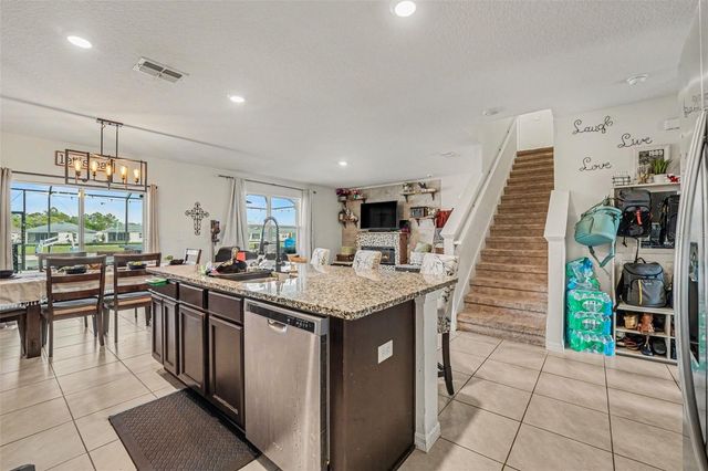 502 AUTUMN STREAM DRIVE, Auburndale, FL 33823