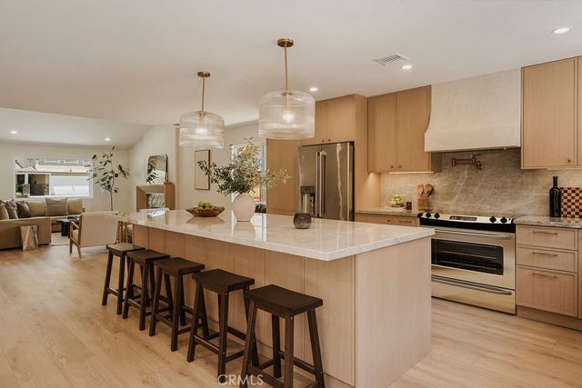 1081 Tulare, Costa Mesa, CA 92626