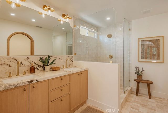 1081 Tulare, Costa Mesa, CA 92626
