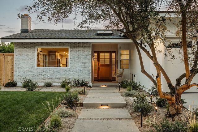 1081 Tulare, Costa Mesa, CA 92626