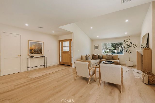 1081 Tulare, Costa Mesa, CA 92626