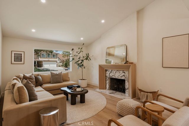 1081 Tulare, Costa Mesa, CA 92626