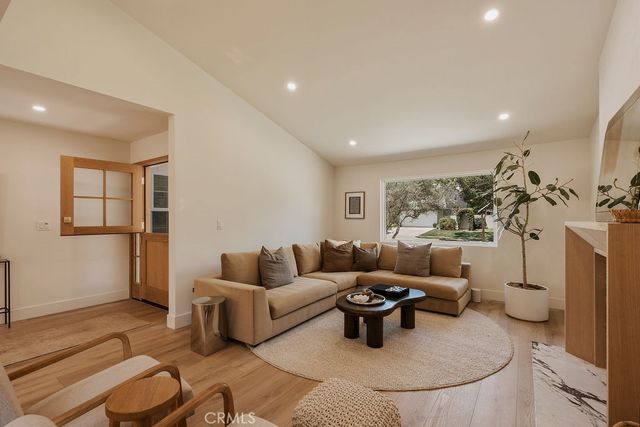1081 Tulare, Costa Mesa, CA 92626