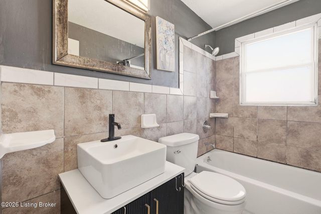 2403 Adrienne Way, Louisville, KY 40216