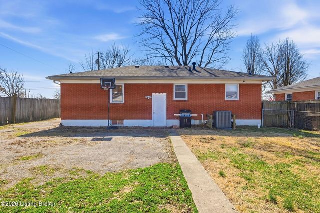 2403 Adrienne Way, Louisville, KY 40216