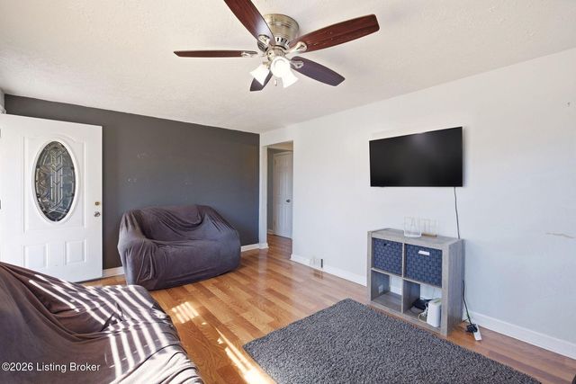 2403 Adrienne Way, Louisville, KY 40216