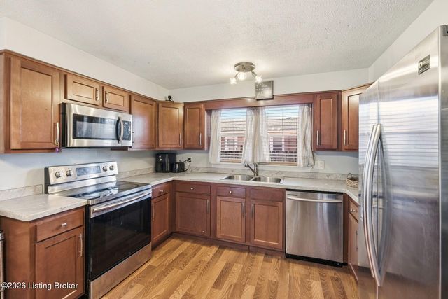 2403 Adrienne Way, Louisville, KY 40216