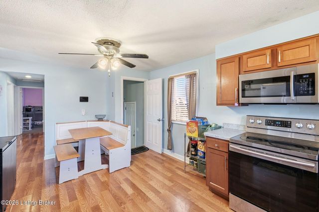 2403 Adrienne Way, Louisville, KY 40216