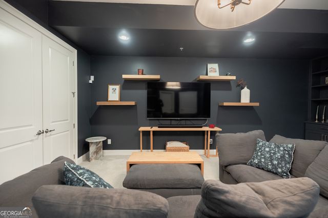 613 Abbington River Lane, Atlanta, GA 30339