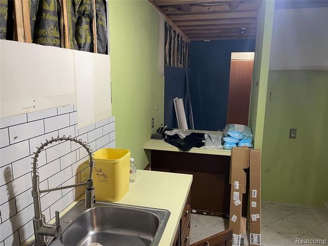 810 Holland Avenue 2, Port Huron, MI 48060