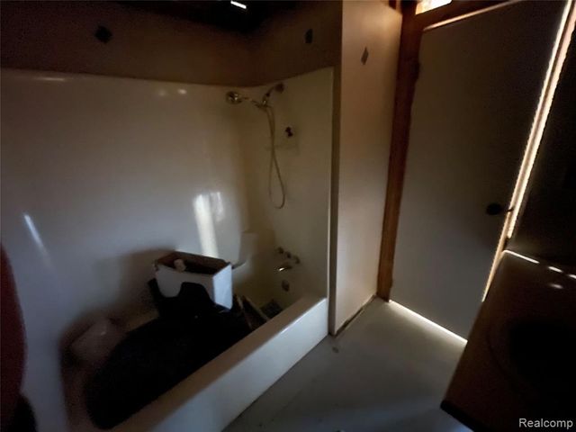 810 Holland Avenue 2, Port Huron, MI 48060