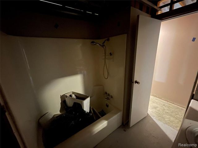 810 Holland Avenue 2, Port Huron, MI 48060